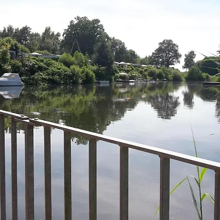 公寓 Am Pruesssee In *